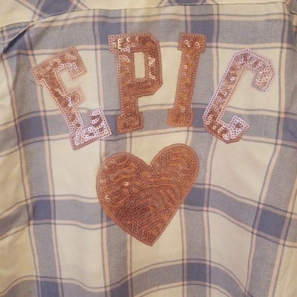 NWT,PLAID LIGHTWEIGHT SHIRT WITH SEQUIN BACK - Picture 4 of 8